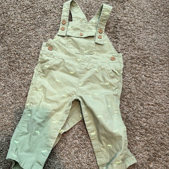 Carters overall - Picture 1 of 2